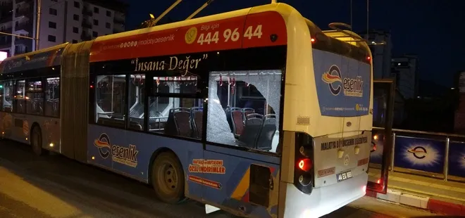 Malatya’da trambüs ile kamyonet çarpıştı: 1 yolcu yaralandı