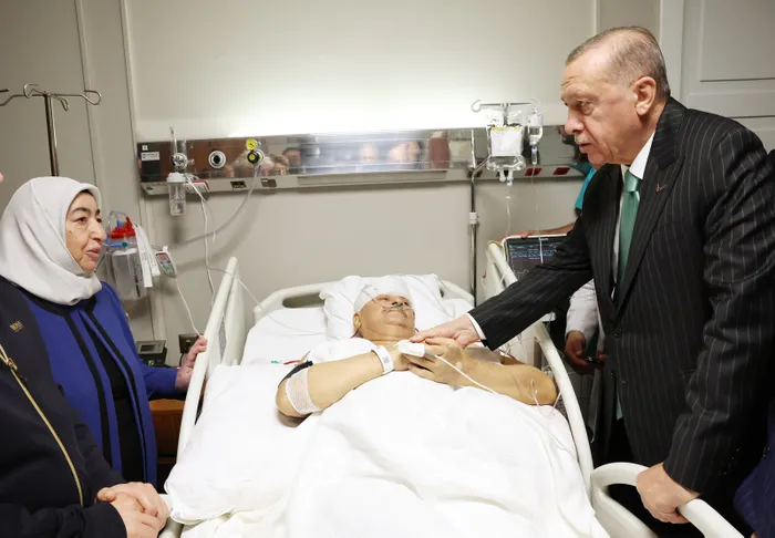 binali-yildirimin-saglik-durumuna-iliskin-omer-celikten-aciklama-araba-takla-atti-daha-sonra-kayalara-carpti-1666622142231.jpg Binali Yıldırım’ın sağlık durumuna dair Sağlık Bakanı Fahrettin Koca'dan yeni açıklama: Kırık sebebiyle... - 6