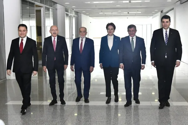 1675418403959.jpg İYİ Parti Genel Başkan Yardımcısı Ümit Özlale CHP Lideri Kemal Kılıçdaroğlu'nu topa tuttu | Adaylık çıkışı: Onay makamı değiliz - 6