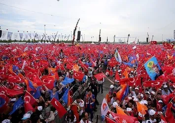AK Parti'de tecrübe ile gençlik enerjisi birleşiyor! Başkan Recep Tayyip Erdoğan listeleri hazırlıyor: Yeni yüzler damga vuracak