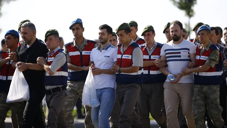 Ayak direten FETÖ'cüler için yeni önlem