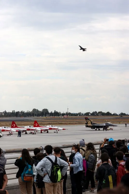 TEKNOFEST’te SOLOTÜRK rüzgarı! Ağızları açık bıraktı! Heyecan dolu anlar