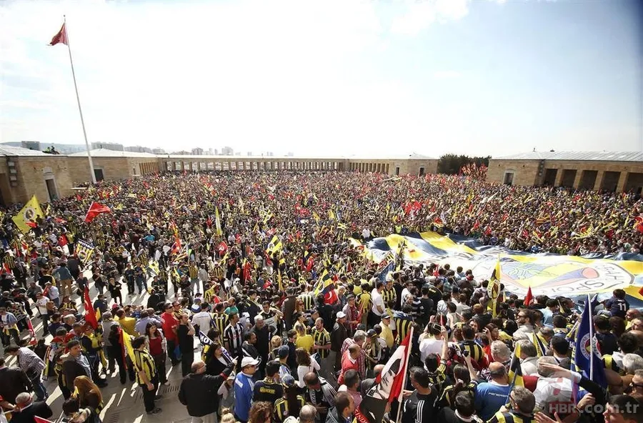 Fenerbahçeliler Anıtkabir'e yürüdü 16