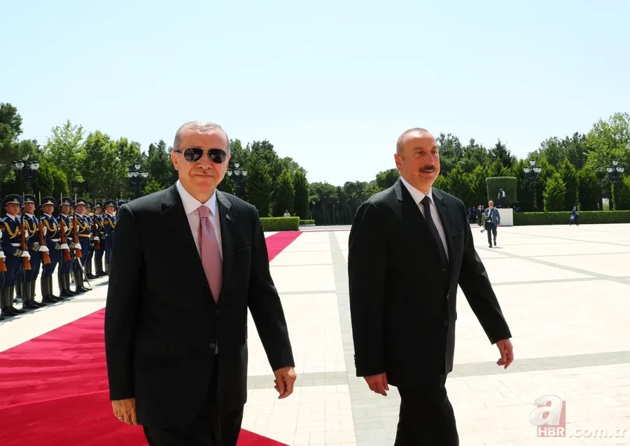 Başkan Erdoğan Azerbaycan'da Aliyev tarafından resmi törenle karşılandı 12