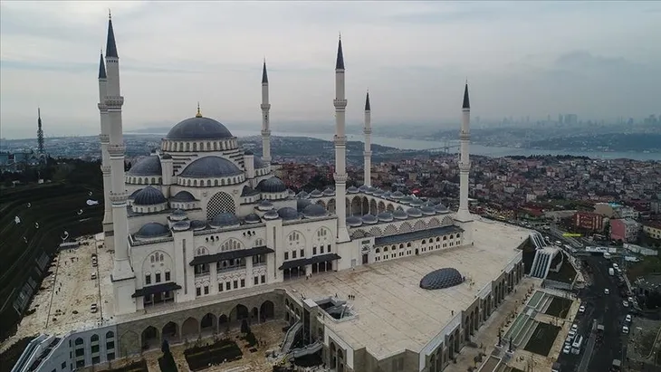 İL İL KURBAN BAYRAMI NAMAZ SAATLERİ 2023 | 28 Haziran 2023 Diyanet namaz vakitleri! Bayram namazı saat kaçta kılınacak? İstanbul, İzmir, Ankara...