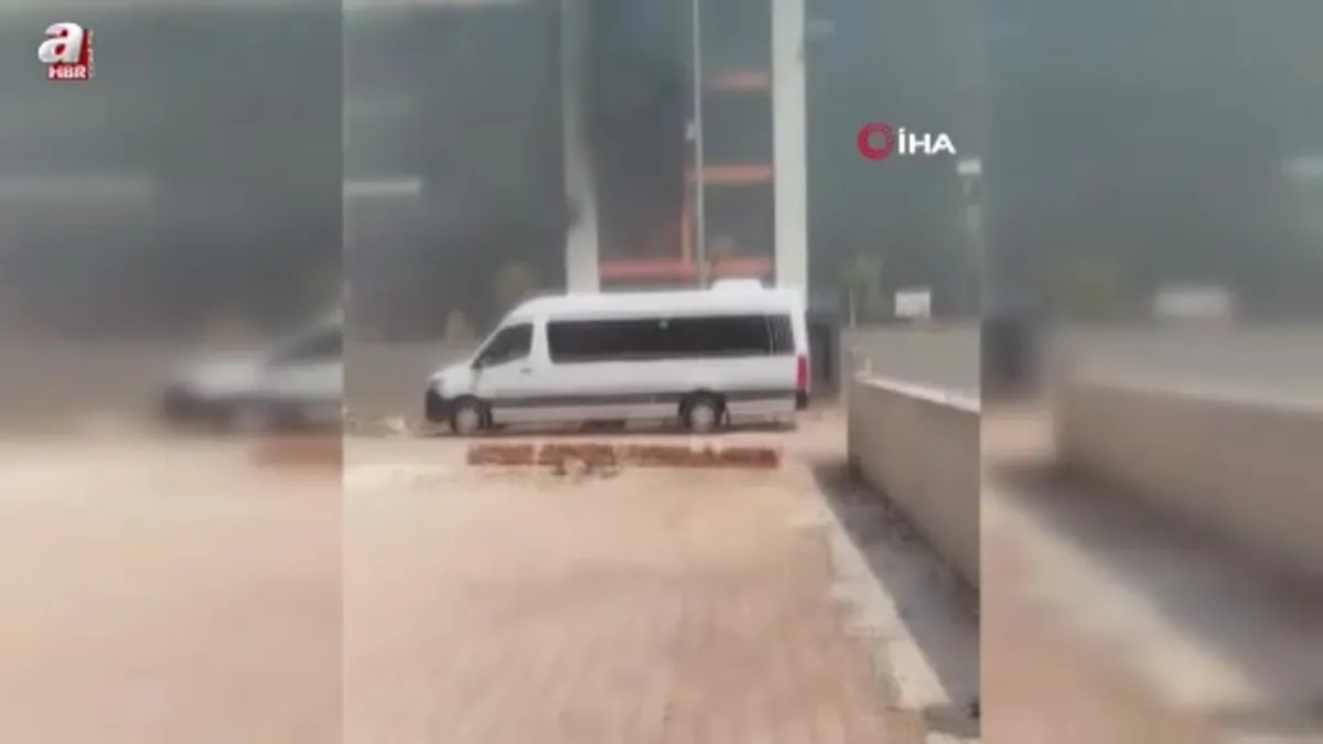 Antalya'da ev yangınında 1 kişi yaralandı