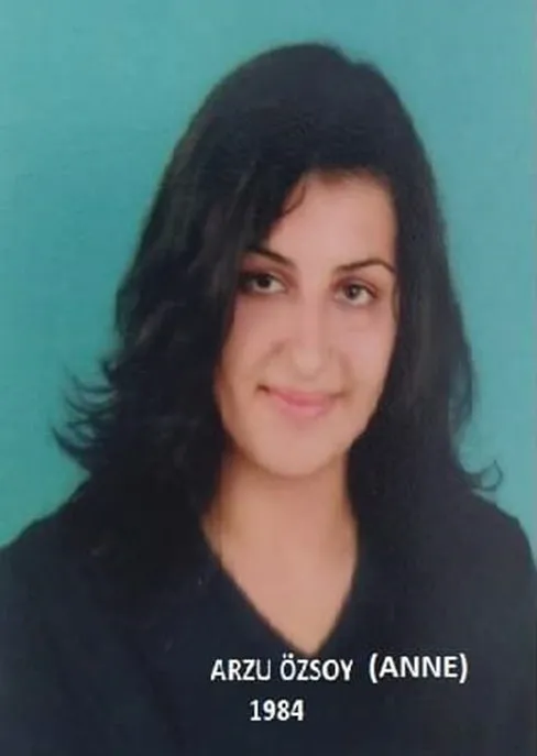 Arzu Özsoy kimdir? Taksim’deki hain patlamada kızıyla birlikte hayatını kaybetti!