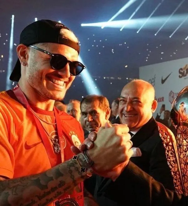 fenerbahceden-flas-mauro-icardi-aciklamasi-1-maclik-ceza-sonrasi-ortalik-karisti-1708953893406.jpeg Fenerbahçe'den flaş Mauro Icardi açıklaması! 1 maçlık ceza sonrası ortalık karıştı - 3