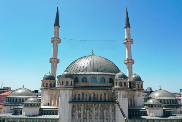 Son dakika | Alman DW’den skandal haber! Taksim Camii’ni sindiremediler