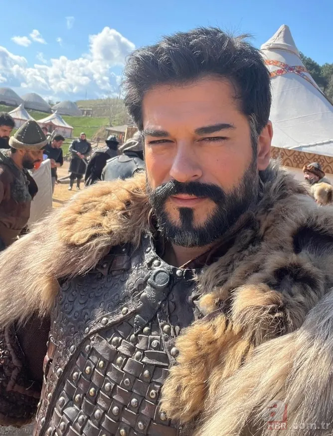 Rusya'ya giden Burak Özçivit'in erkek hayranından "kıskançlık" itirafı! 3