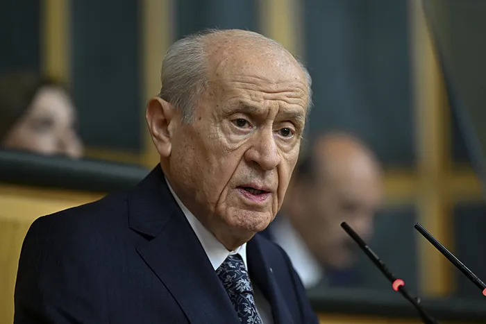 Bahçeli’den Özgür Özel’in sokak çağrılarına çok sert tepki: Hayırdır Özgür Bey darbe mi düşünüyorsun?