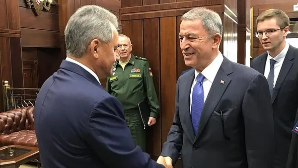 milli-savunma-bakani-hulusi-akar-rus-mevkidasi-ile-gorustu-tahliyelerin-aciliyetine-dikkat-cekildi-1651508459552.jpg Milli Savunma Bakanı Hulusi Akar Rus mevkidaşı ile görüştü! Tahliyelerin aciliyetine dikkat çekildi - 1
