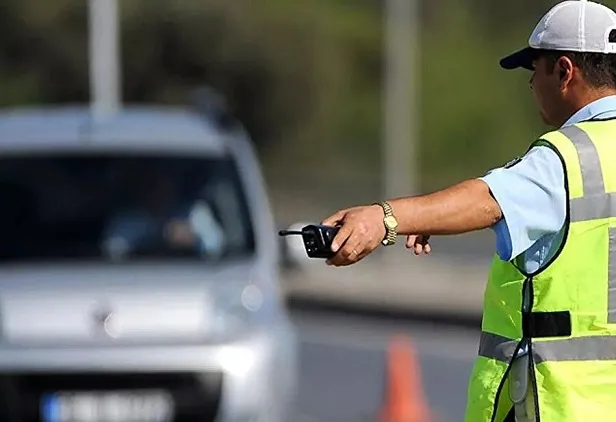 2024 Yılı yeni trafik cezaları ne kadar oldu? Ehliyetsiz araç kullanmak 12, drift yapmak 32 bin, alkollü araç kullanmak 6 bin TL’yi geçiyor.