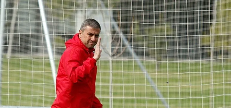 Antalyaspor Hamza Hamzaoğlu ile yolları ayırdı