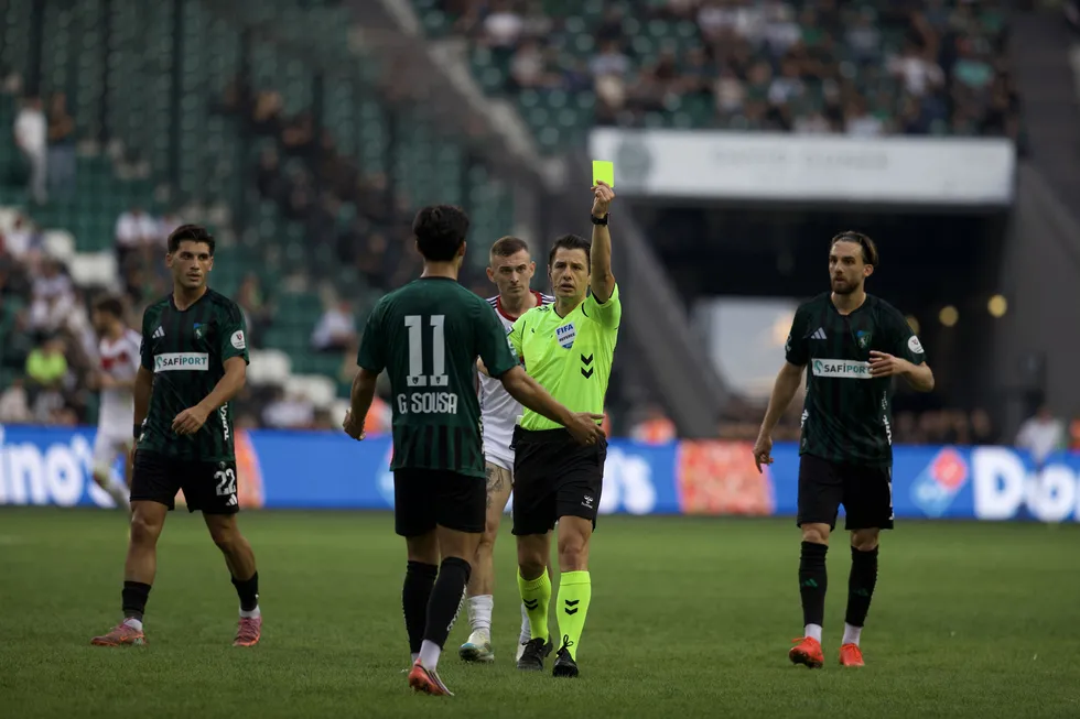kocaelispor-gaziantep-fkyi-2-0lik-skorla-gecti-1789839522176.jpg Kocaelispor evinde Gaziantep FK'yı devirdi: Berkan Kutlu ve Agyei'nin golleriyle 2-0'lık galibiyet geldi - 1