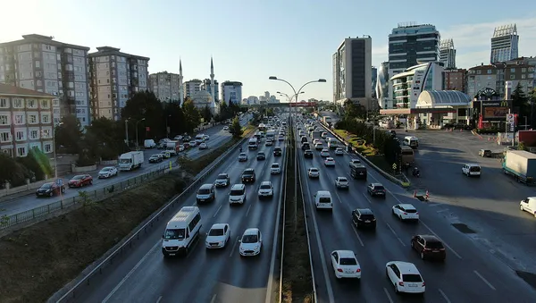 İstanbul'da trafik çilesi! İstanbul'da trafik yoğunluğu yüzde 65'e çıktı - 5