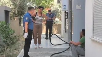 Antalya'da dehşet anları! Annesini darp ettikten sonra kendisini eve kapatıp yakmaya çalıştı