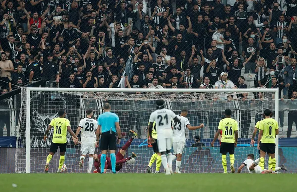 kara-kartal-umut-verdi-besiktas-1-2-borussia-dortmund-mac-sonucu-ozet-uefa-sampiyonlar-liginde-gecenin-maci-1631731838990.jpg Kara Kartal umut verdi! Beşiktaş 1-2 Borussia Dortmund (MAÇ SONUCU-ÖZET) UEFA Şampiyonlar Ligi'nde gecenin maçı - 2