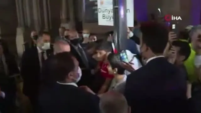 Son dakika: Başkan Erdoğan’a New York’ta otel önünde sevgi gösterisi: Türkiye seninle gurur duyuyor