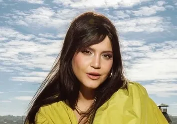Feyza Civelek ameliyat oldu! Sevenlerinden dua istedi
