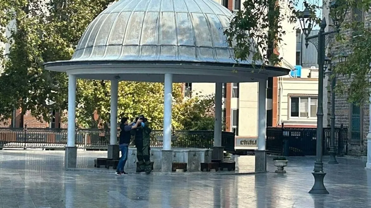 Balıkesir'deki tarihi camide şüpheli çanta alarmı! Fünye ile patlatıldı