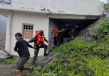 Hindistan'da heyelan: 5 ölü 50 kayıp