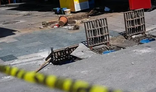 izmirde-elektrik-akimi-faciasinda-gelisme-2-kisinin-oldugu-olayda-gozalti-sayisi-yukseldi-1721063864873.jpg İzmir'de elektrik akımı faciasında gelişme! 2 kişinin öldüğü olayda gözaltı sayısı yükseldi - 4