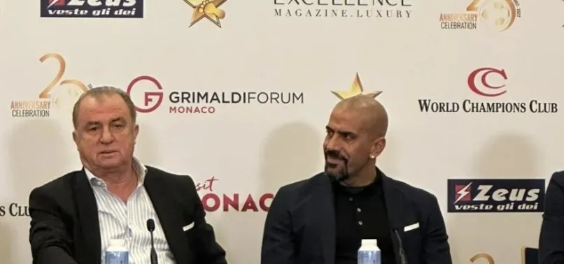 Fatih Terim bir kez daha tarihe geçti: "Golden Foot - Altın Ayak" Efsaneler Ödülü'nü aldı