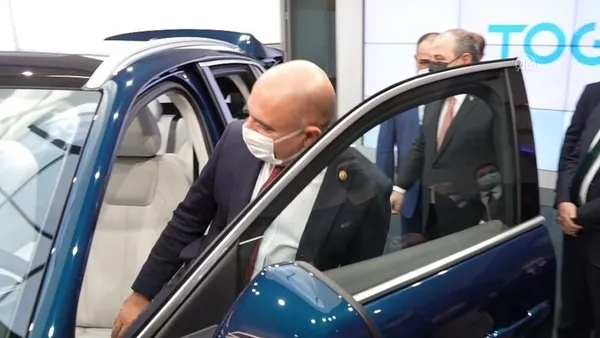 Yerli otomobile binip poz veren CHP'li vekil Tahsin Tarhan'dan akıllara durgunluk veren sözler - 1