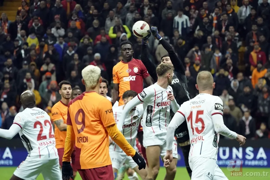 Galatasaray-Gaziantep FK maçı sonrası flaş sözler: Okan Buruk ve Kerem Demirbay... 7