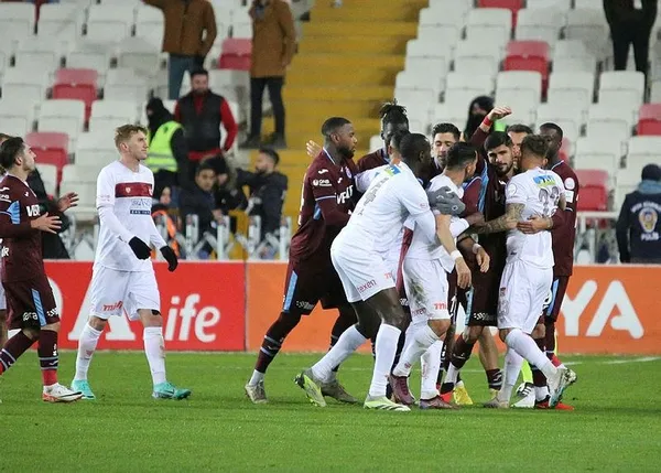 Sivas’ta gollü beraberlik! Sivasspor 3-3 Trabzonspor MAÇ SONUCU
