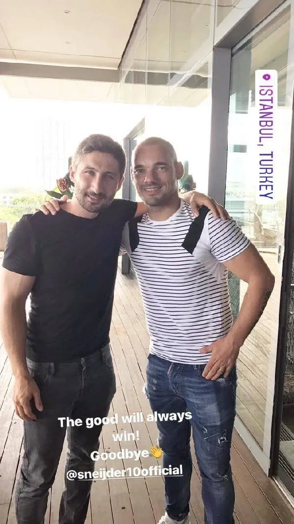 Wesley Sneijder'i sadece Sabri Sarıoğlu uğurladı! - 1