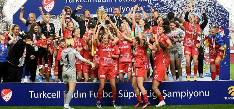 Kadınlar Süper Ligi'nde ABB FOMGET, Fenerbahçe'yi yenerek şampiyon oldu!