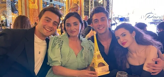 Paris’te atv’ye ödül yağdı!