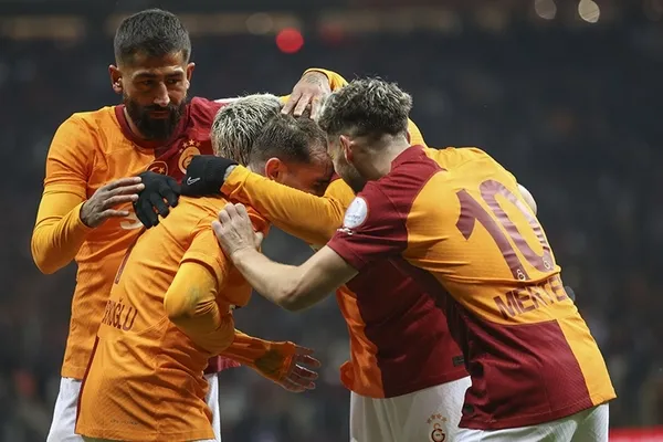 galatasaray-sampiyonlar-liginde-nasil-tur-atlar-gs-gruptan-nasil-cikar-hangi-durumlarda-elenir-1702374608371.jpg Galatasaray Şampiyonlar Ligi'nde nasıl tur atlar? GS gruptan nasıl çıkar, hangi durumlarda elenir? - 1
