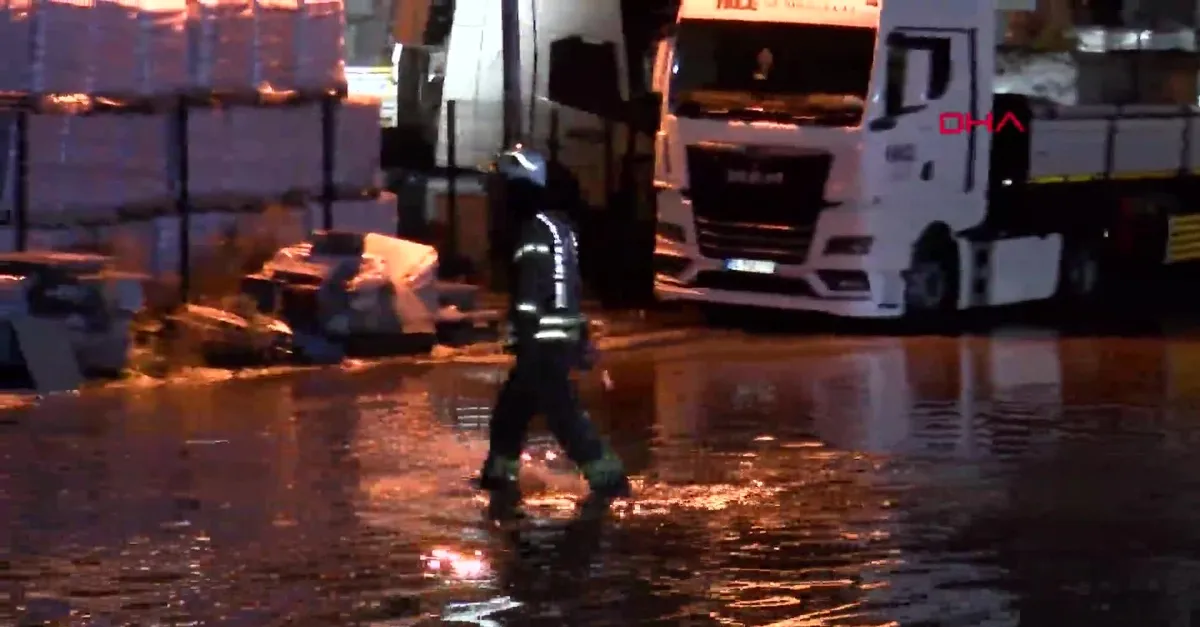 Sağanak Eseyurt'u adeta felç etti