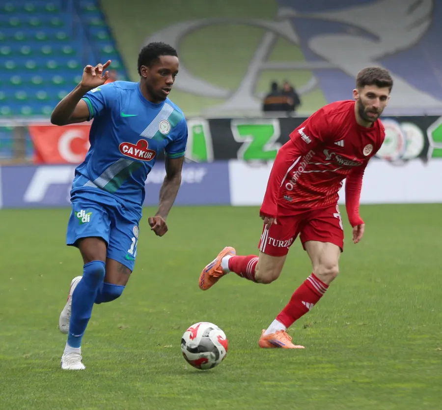 super-ligde-karadeniz-derbisi-heyecani-trabzonspor-evinde-rizesporu-agirlayacak-1773498774882.jpg Süper Lig’de Karadeniz derbisi heyecanı! Trabzonspor evinde Rizespor’u ağırlayacak - 5