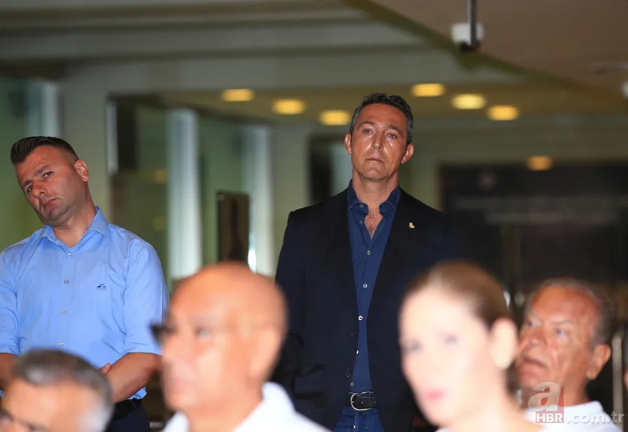 İmza töreninde Fenerbahçe Kulübü Başkanı Ali Koç ayrıntısı: Düşünceli... 7