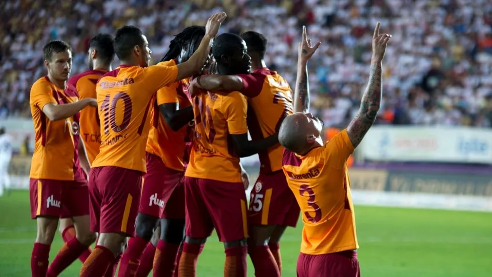 Osmanlıspor - Galatasaray maçından kareler