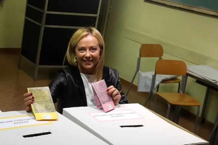 İtalya’da seçimlerden birinci çıkan Giorgia Meloni bir ilke imza atacak! İtalya’da yeni dönemin şifreleri | Giorgia Meloni kimdir?