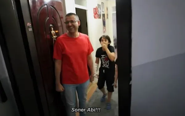 Göztepe taraftarın evine giderek yeni sezon formalarını tanıttı!