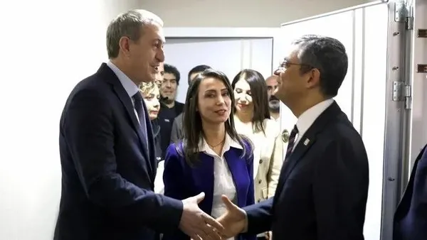 chp-ile-dem-parti-arasindaki-ittifak-kizisiyor-istanbulda-4-ilce-ibbde-birlikte-yonetim-talebi-basak-demirtasi-1705998094553.jpeg CHP ile DEM Parti arasındaki ittifak kızışıyor! İstanbul'da 4 ilçe İBB'de "birlikte yönetim" talebi | Başak Demirtaş'ın adaylık çıkışı... - 5