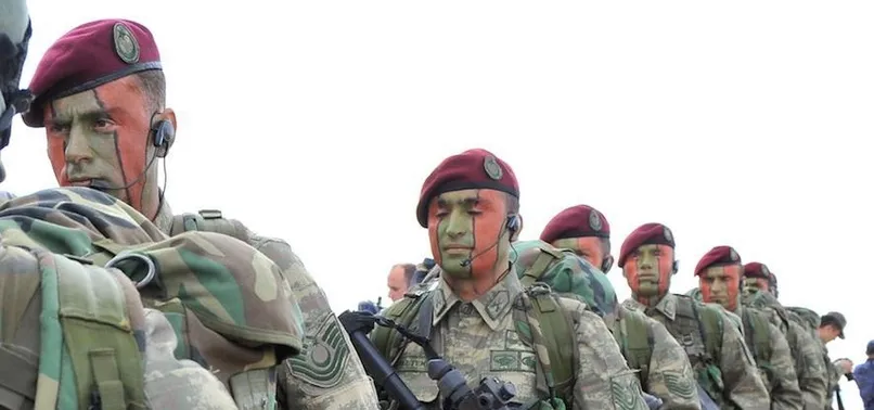 Bordo bereli askerler Suriye topraklarında