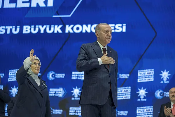 Başkan Erdoğan’dan AK Parti 4. Olağanüstü Büyük Kongresi’nde emekli memurlara müjde! Tarih verdi...