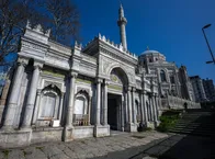 Osmanlı’dan Batı’ya uzanan mimari köprü: Pertevniyal Valide Sultan Camisi