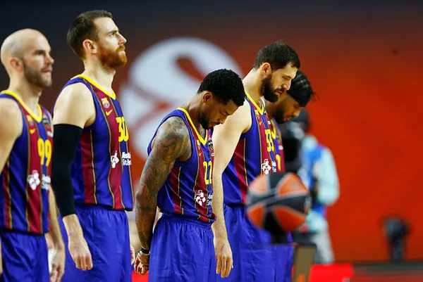 Anadolu Efes Euroleague şampiyonu oldu! Helal olsun çocuklar!