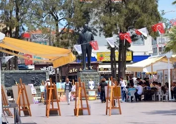 Ayvalık Meydanı satılık! Tabii ki CHP...