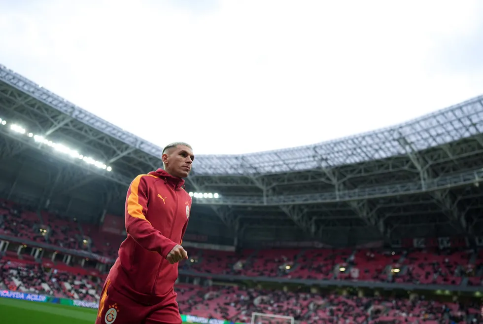 galatasarayin-yildizi-torreiraya-yumruklu-saldiri-sosyal-medyadan-takiple-saldiriyi-planladi-1778650648219.jpg Lucas Torreira