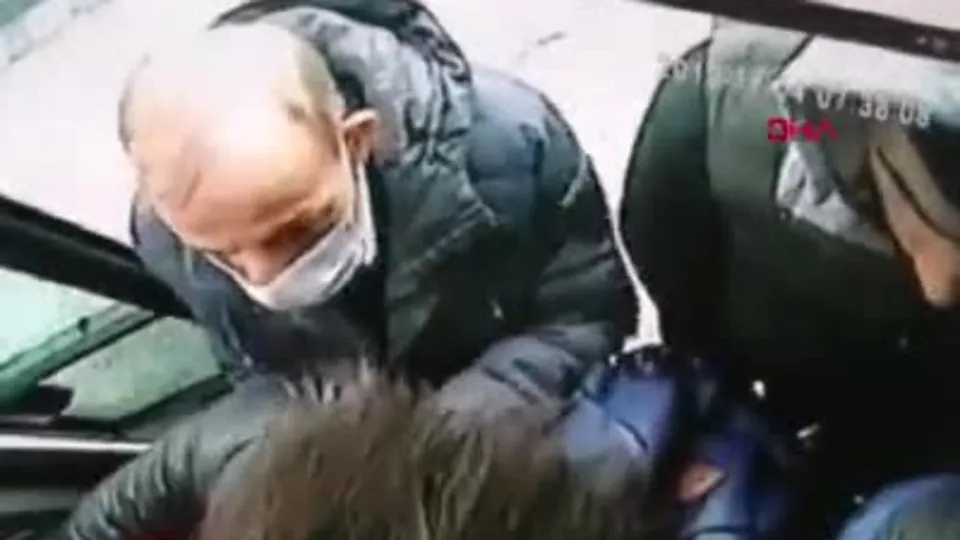 Maske operasyonu! Koronavirüs bahanesiyle maske takıp... |Video