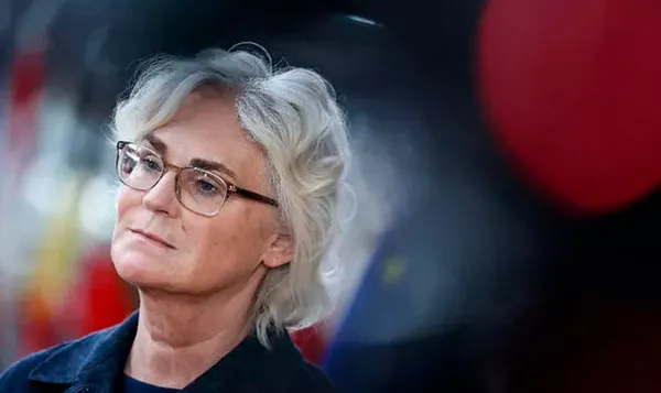 Son dakika: Almanya Savunma Bakanı Christine Lambrecht istifa etti - 1